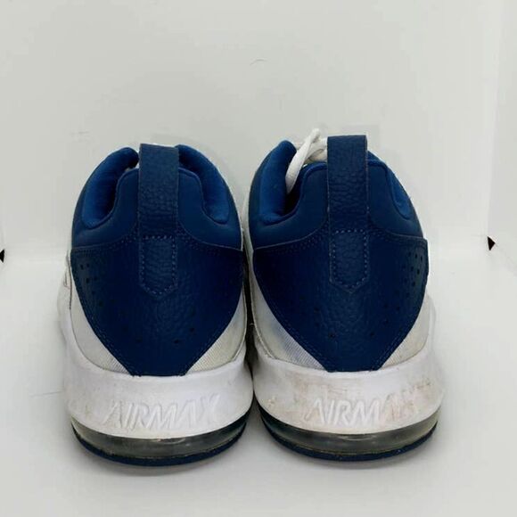 Athletic_Shoes